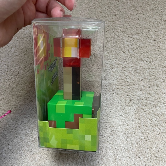 Minecraft wall charger - Picture 2 of 6